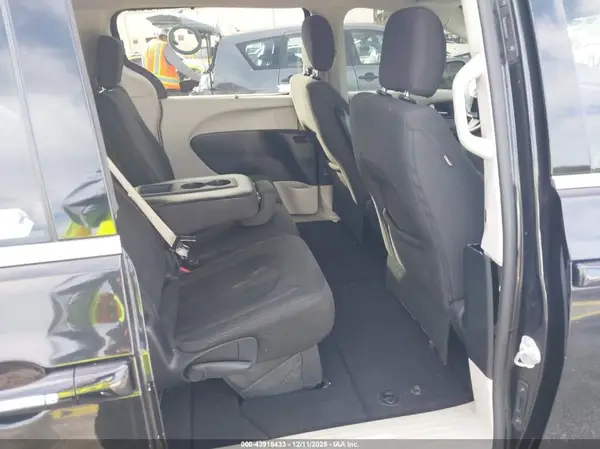 2C4RC1BG3HR782049 2017 CHRYSLER PACIFICA - Image 8