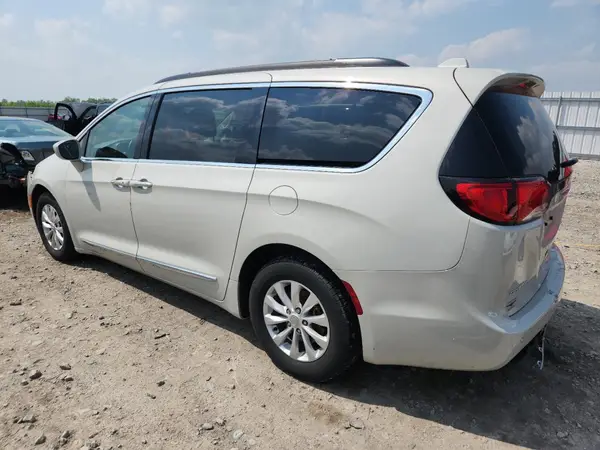 2C4RC1BG3HR785632 2017 CHRYSLER PACIFICA - Image 2