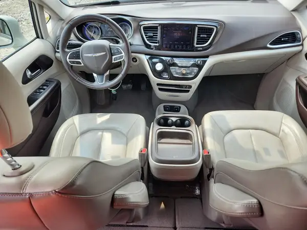 2C4RC1BG3HR785632 2017 CHRYSLER PACIFICA - Image 8