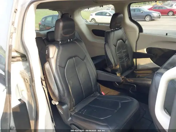2C4RC1BG3HR787784 2017 CHRYSLER PACIFICA - Image 8