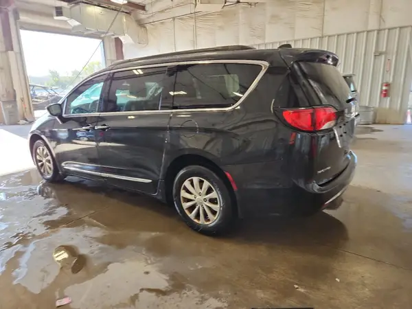 2C4RC1BG3HR788806 2017 CHRYSLER PACIFICA - Image 2