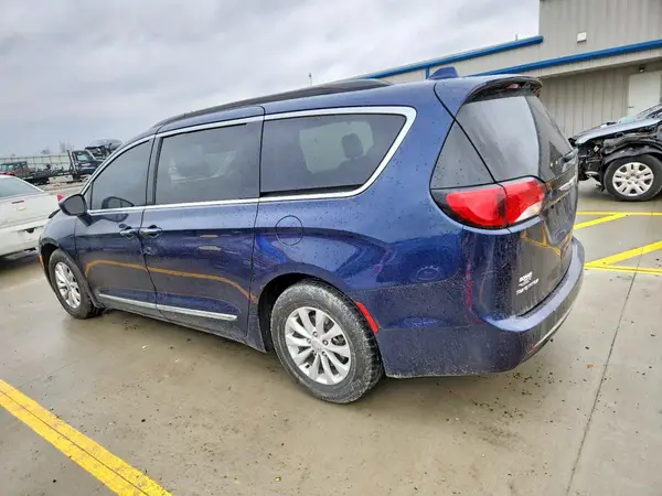 2C4RC1BG3HR803014 2017 CHRYSLER PACIFICA - Image 2