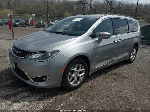 2C4RC1BG3HR809668 2017 CHRYSLER PACIFICA - Image 2