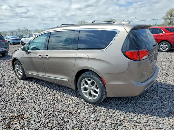 2C4RC1BG3HR810321 2017 CHRYSLER PACIFICA - Image 2