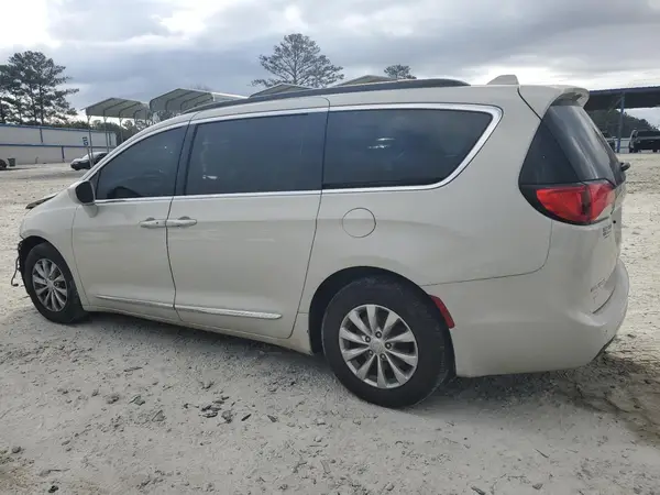 2C4RC1BG3HR812411 2017 CHRYSLER PACIFICA - Image 2