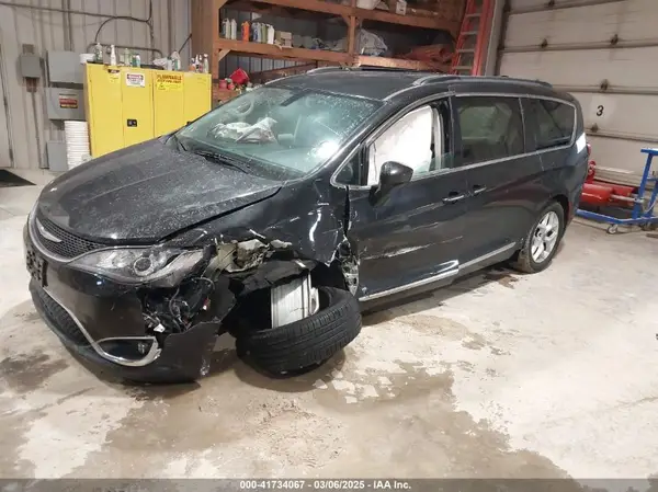 2C4RC1BG3HR816006 2017 CHRYSLER PACIFICA - Image 2
