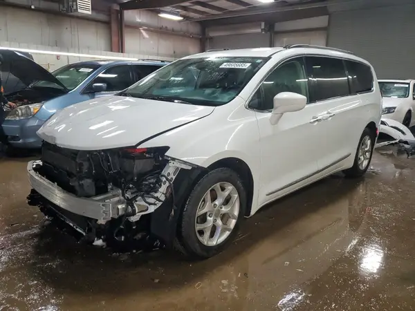 2C4RC1BG3HR820833 2017 CHRYSLER PACIFICA - Image 1