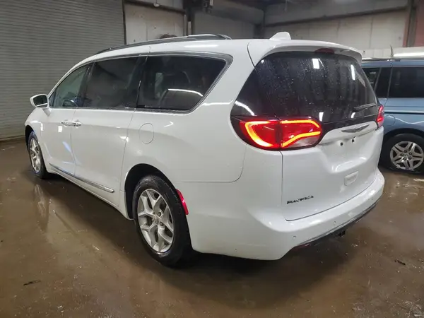 2C4RC1BG3HR820833 2017 CHRYSLER PACIFICA - Image 2