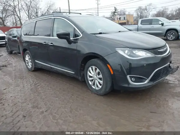 2C4RC1BG3HR821464 2017 CHRYSLER PACIFICA - Image 1