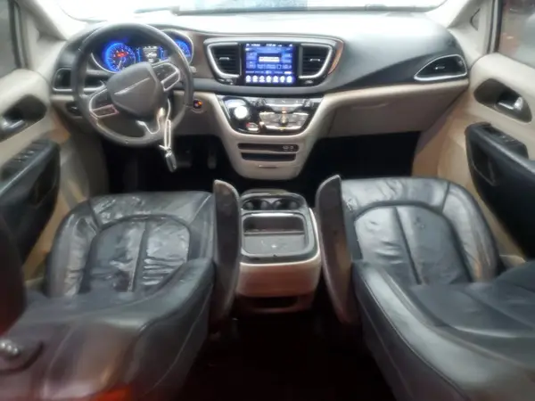 2C4RC1BG3HR823005 2017 CHRYSLER PACIFICA - Image 8
