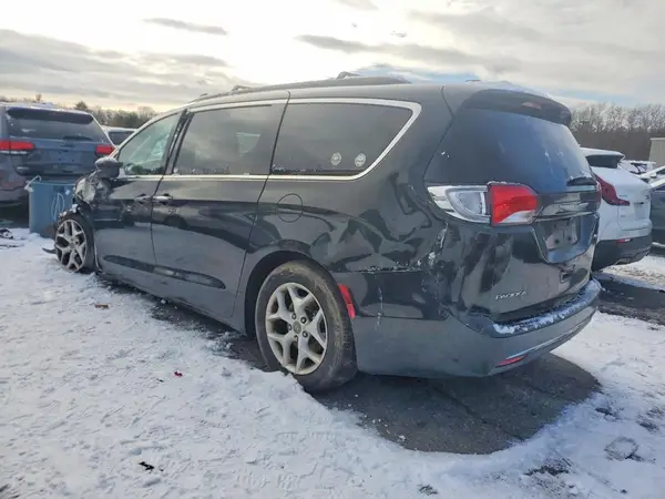2C4RC1BG3HR823859 2017 CHRYSLER PACIFICA - Image 2