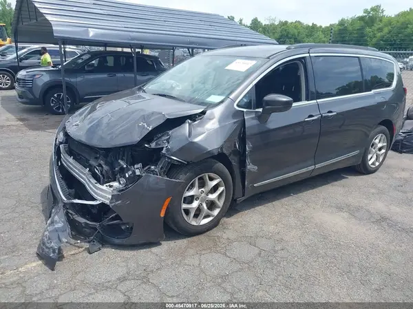 2C4RC1BG3HR831444 2017 CHRYSLER PACIFICA - Image 2