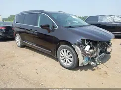 2C4RC1BG3HR831590 2017 CHRYSLER PACIFICA