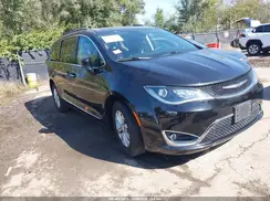 2C4RC1BG3HR832142 2017 CHRYSLER PACIFICA
