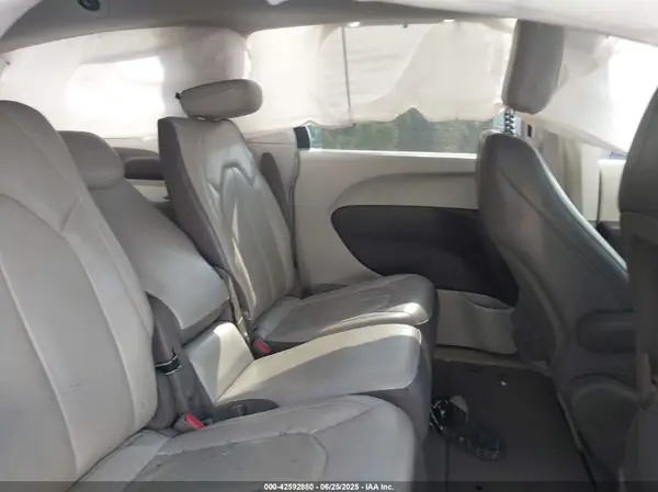 2C4RC1BG3HR832335 2017 CHRYSLER PACIFICA - Image 8