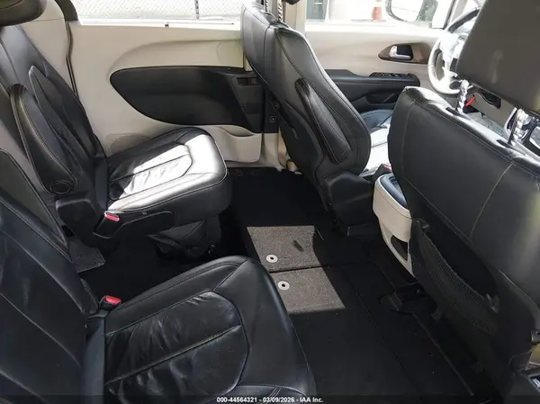 2C4RC1BG3HR846851 2017 CHRYSLER PACIFICA - Image 8