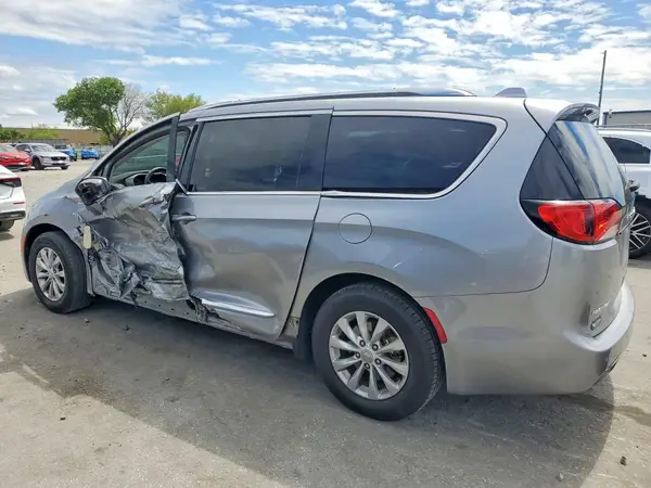 2C4RC1BG3JR101488 2018 CHRYSLER PACIFICA - Image 2