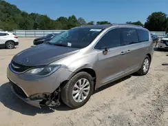 2C4RC1BG3JR107582 2018 CHRYSLER PACIFICA