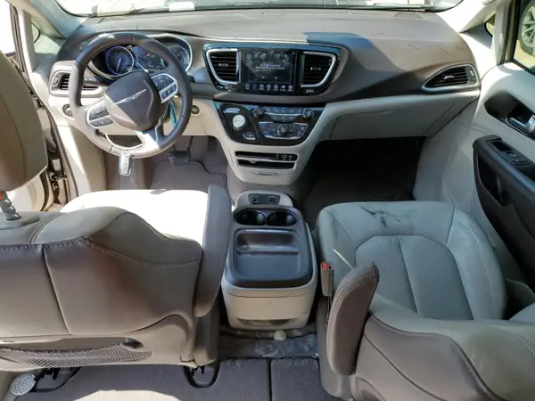 2C4RC1BG3JR107582 2018 CHRYSLER PACIFICA - Image 8