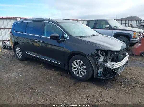 2C4RC1BG3JR123166 2018 CHRYSLER PACIFICA - Image 1