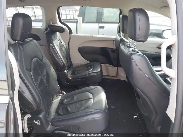 2C4RC1BG3JR123166 2018 CHRYSLER PACIFICA - Image 8