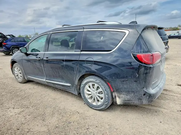 2C4RC1BG3JR124110 2018 CHRYSLER PACIFICA - Image 2