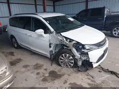 2C4RC1BG3JR126388 2018 CHRYSLER PACIFICA