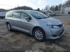 2C4RC1BG3JR127332 2018 CHRYSLER PACIFICA