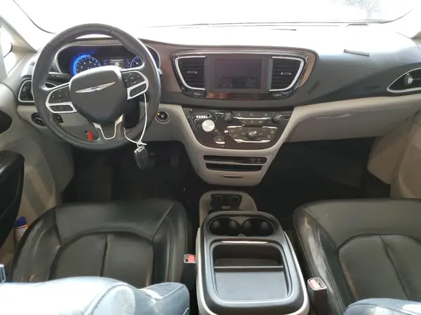 2C4RC1BG3JR129100 2018 CHRYSLER PACIFICA - Image 8