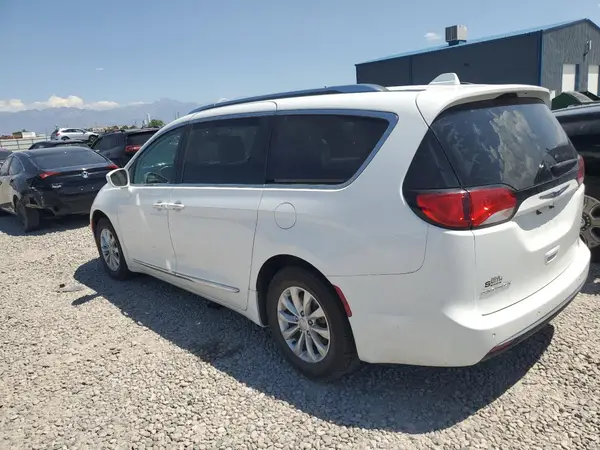 2C4RC1BG3JR130649 2018 CHRYSLER PACIFICA - Image 2