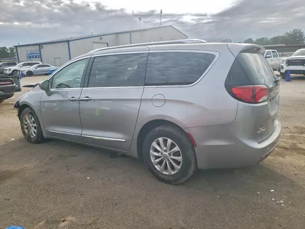 2C4RC1BG3JR142803 2018 CHRYSLER PACIFICA - Image 2