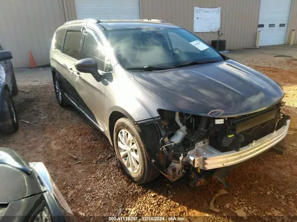 2C4RC1BG3JR142977 2018 CHRYSLER PACIFICA - Image 1