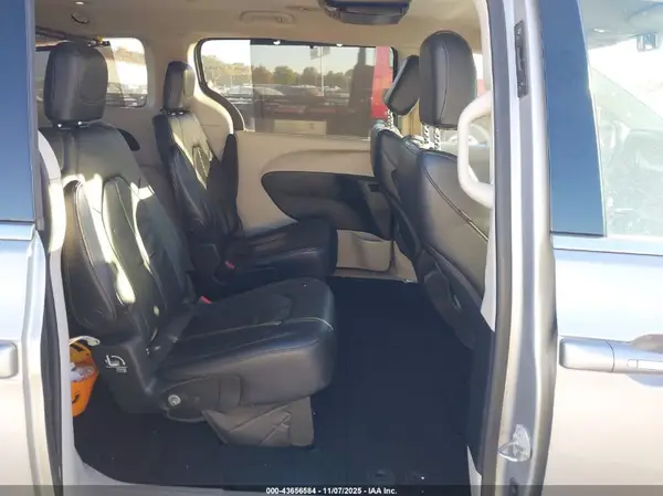 2C4RC1BG3JR144051 2018 CHRYSLER PACIFICA - Image 8