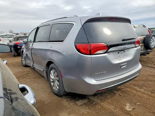 2C4RC1BG3JR144454 2018 CHRYSLER PACIFICA - Image 2