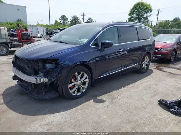 2C4RC1BG3JR152408 2018 CHRYSLER PACIFICA - Image 2