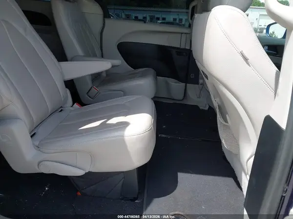 2C4RC1BG3JR152408 2018 CHRYSLER PACIFICA - Image 8