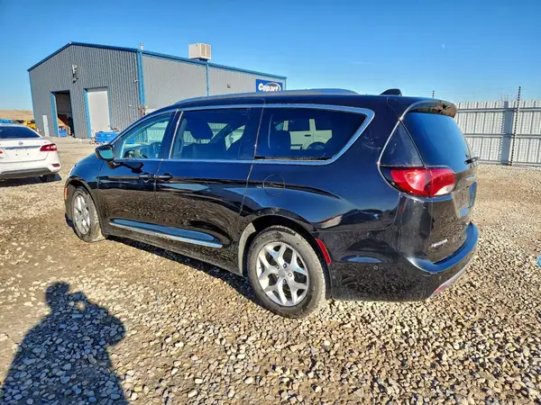 2C4RC1BG3JR154319 2018 CHRYSLER PACIFICA - Image 2