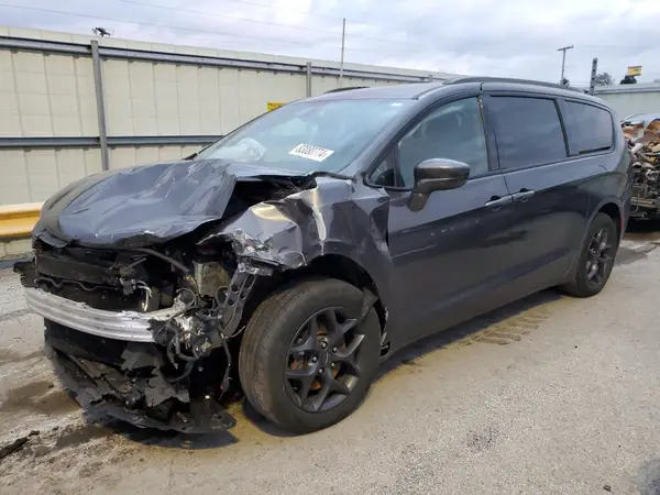 2C4RC1BG3JR157429 2018 CHRYSLER PACIFICA - Image 1