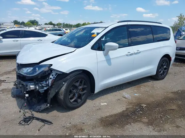 2C4RC1BG3JR158693 2018 CHRYSLER PACIFICA - Image 2