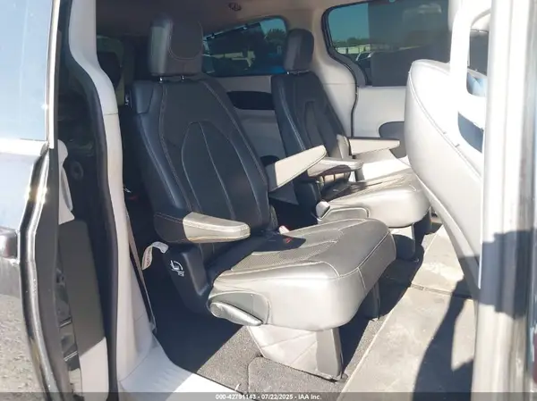 2C4RC1BG3JR171105 2018 CHRYSLER PACIFICA - Image 8