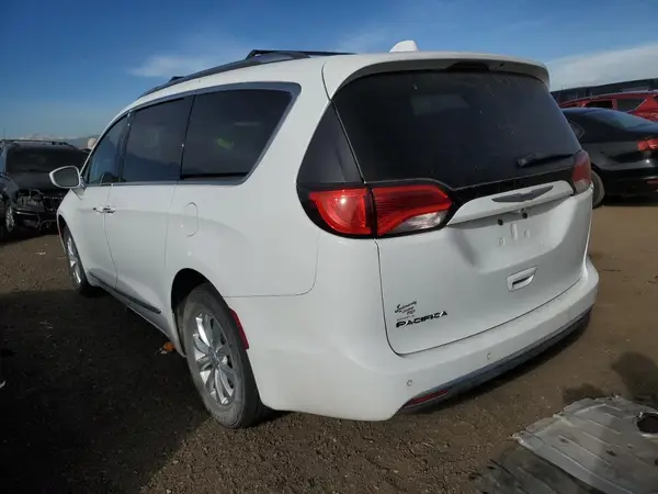 2C4RC1BG3JR186056 2018 CHRYSLER PACIFICA - Image 2