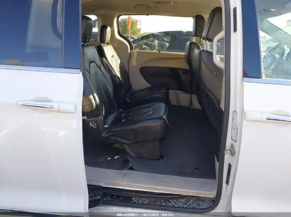 2C4RC1BG3JR193038 2018 CHRYSLER PACIFICA - Image 8