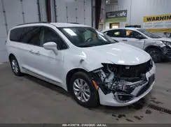 2C4RC1BG3JR210677 2018 CHRYSLER PACIFICA