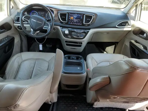 2C4RC1BG3JR228421 2018 CHRYSLER PACIFICA - Image 8