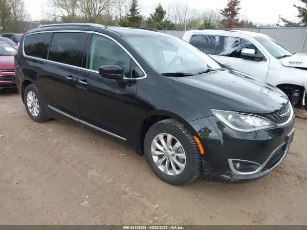 2C4RC1BG3JR233506 2018 CHRYSLER PACIFICA - Image 1