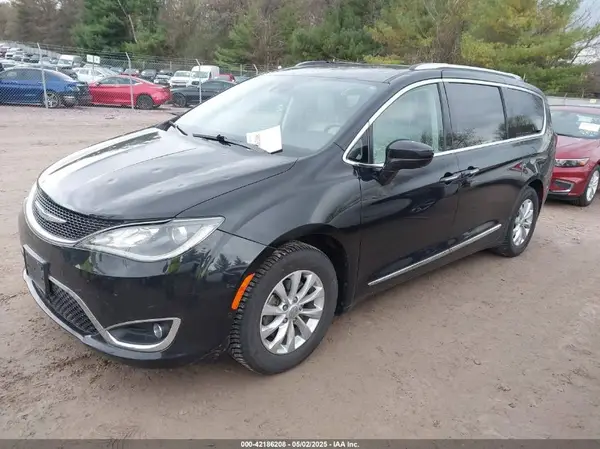 2C4RC1BG3JR233506 2018 CHRYSLER PACIFICA - Image 2