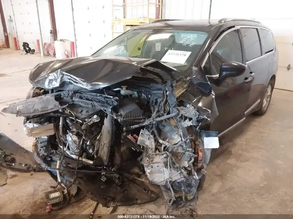2C4RC1BG3JR234283 2018 CHRYSLER PACIFICA - Image 2
