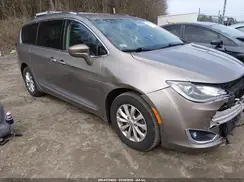 2C4RC1BG3JR236129 2018 CHRYSLER PACIFICA