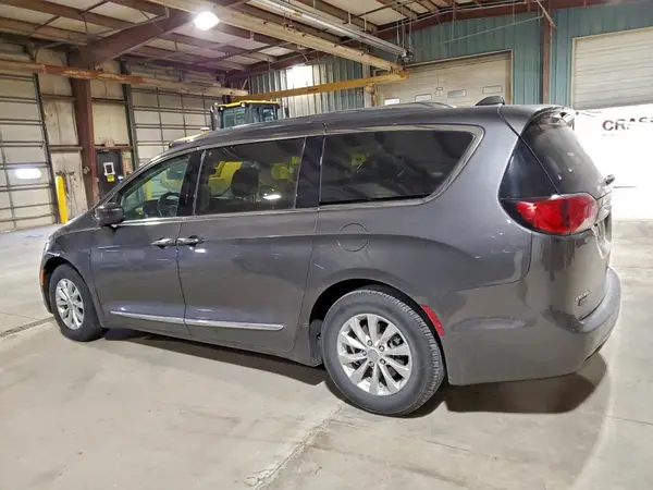 2C4RC1BG3JR246675 2018 CHRYSLER PACIFICA - Image 2