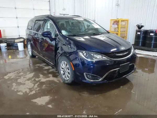 2C4RC1BG3JR252945 2018 CHRYSLER PACIFICA - Image 1